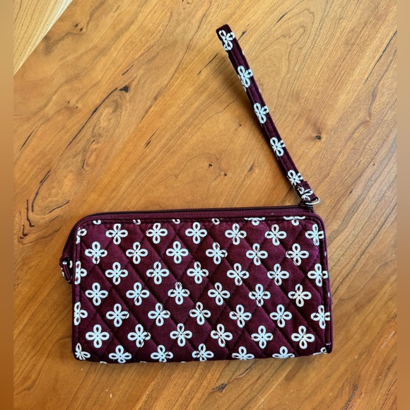 Vera Bradley University of Minnesota wristlet - Picture 2 of 5